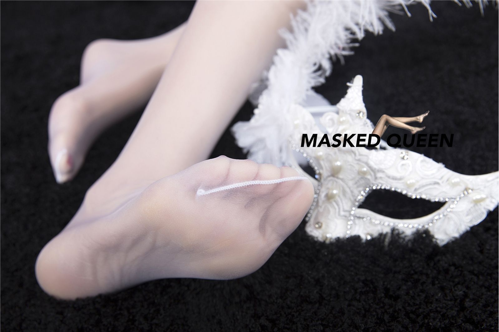 [MASKED QUEEN] 假面女皇 大尺度无内丝袜 NO.004 只穿着薄薄的白丝袜